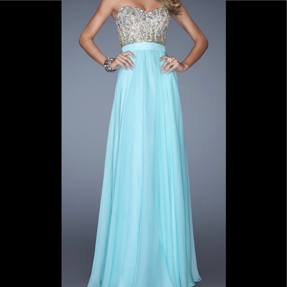Strapless sweetheart style formal gown size 8